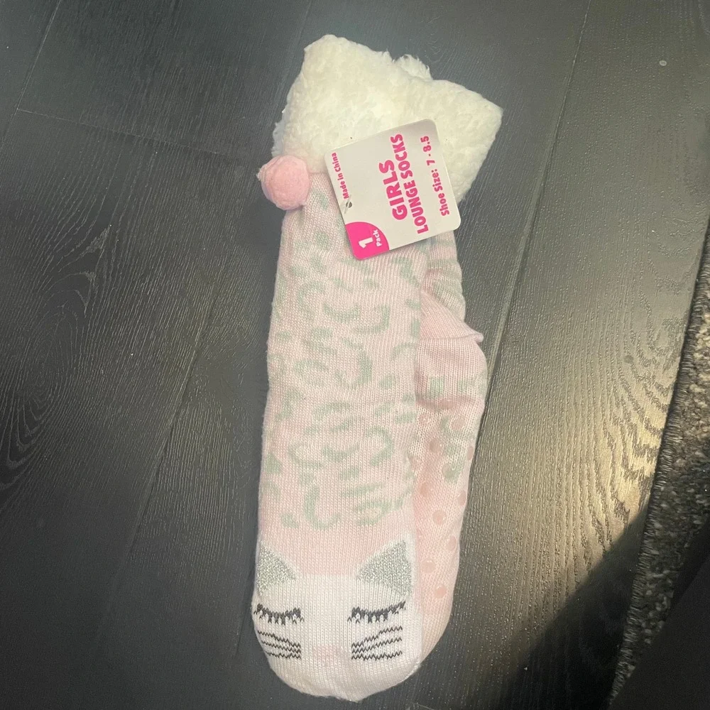 Girls Lounge Socks Pink Leopard Cat Pom Pom Fleece Lined‎ Shoe Size 7 8.5